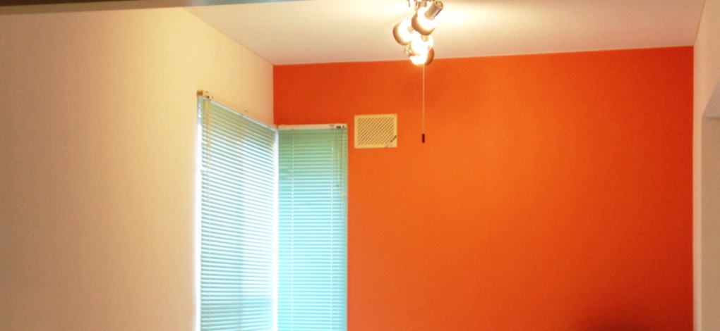 オレンジ色の壁紙の部屋 不動産のことなら 株 みたか商事